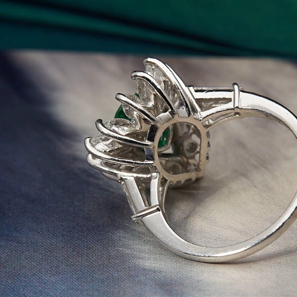18k White Gold Vintage Platinum 1.00ct Colombian Emerald & 1.84ct Diamond Ring