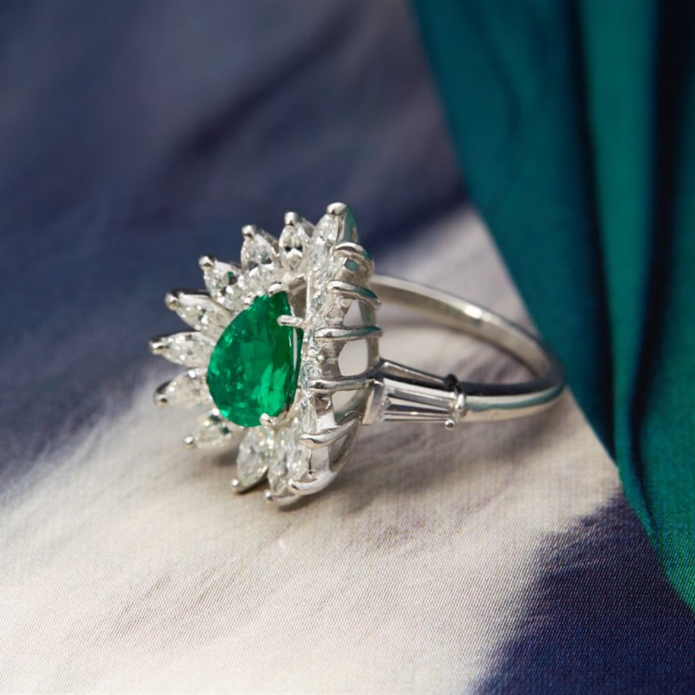 18k White Gold Vintage Platinum 1.00ct Colombian Emerald & 1.84ct Diamond Ring