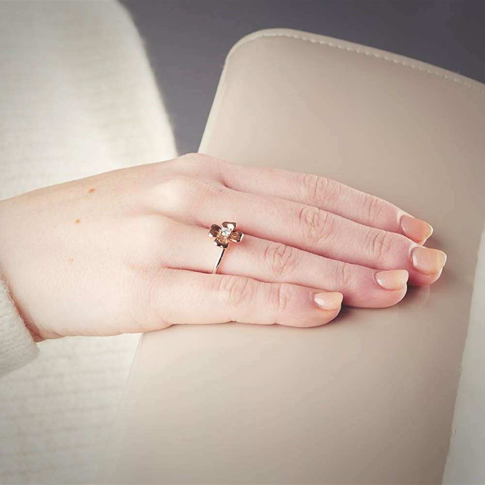 Mappin & Webb 18k White & Rose Gold 0.15ct Diamond Flower Ring