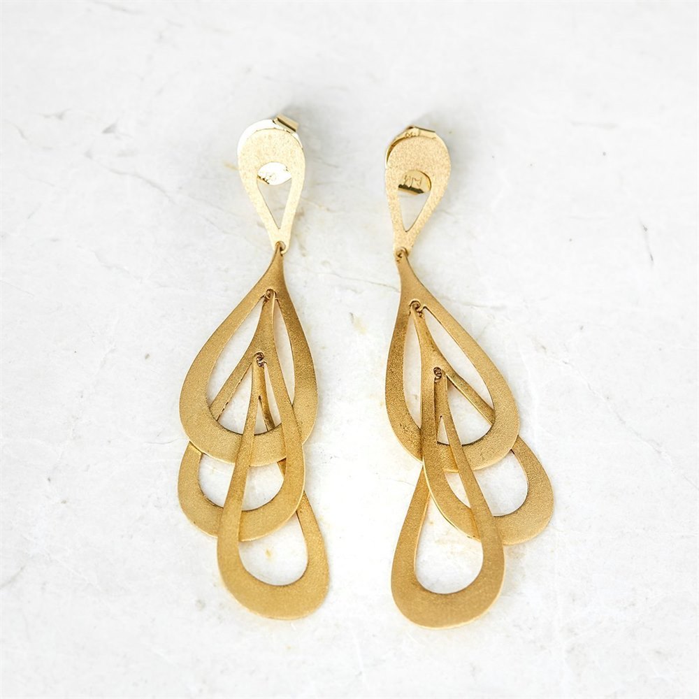 Carla Amorim 18k Yellow Gold Teardrop Design Earrings